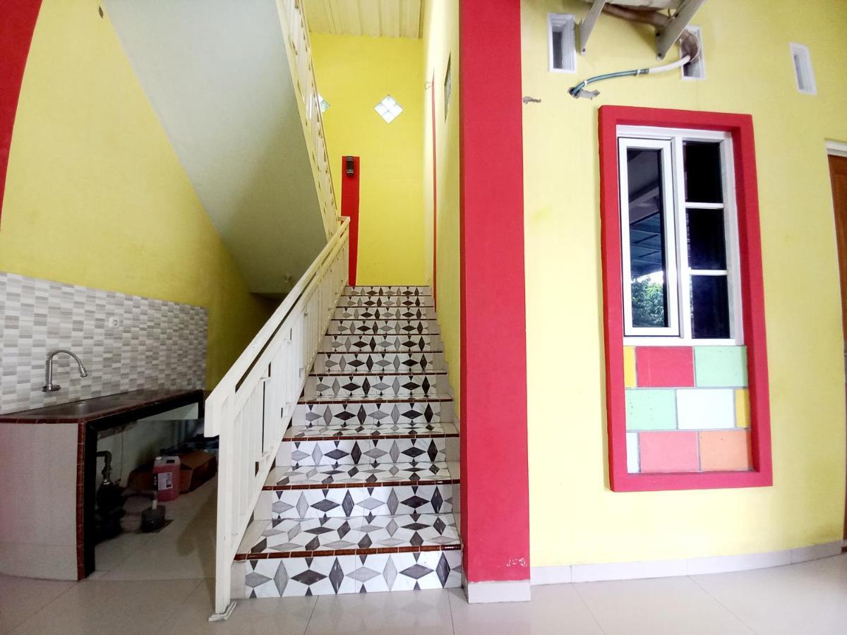 Hotel Harmony House Syariah Near Alun Alun Pati Mitra Reddoorz Exterior foto